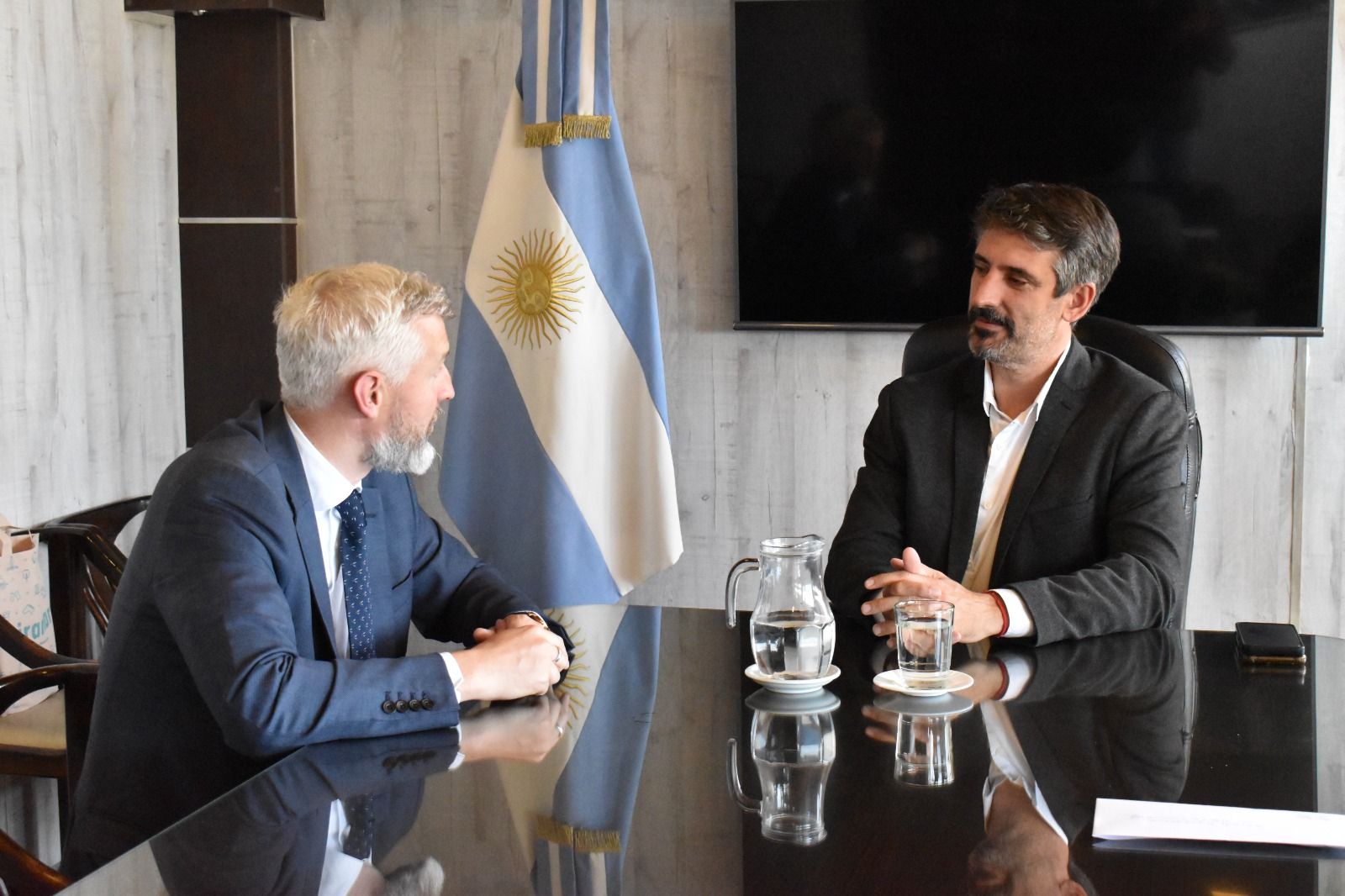 p1-2 Visita del Cónsul Regional Italiano